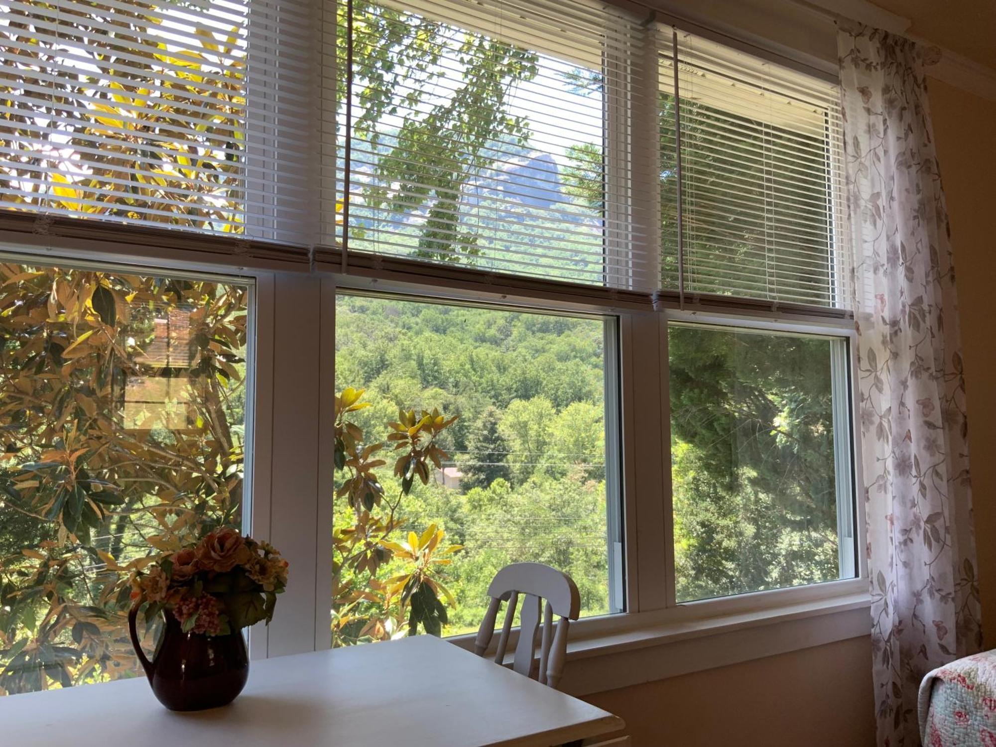 The Chimney Rock Inn & Cottages Экстерьер фото