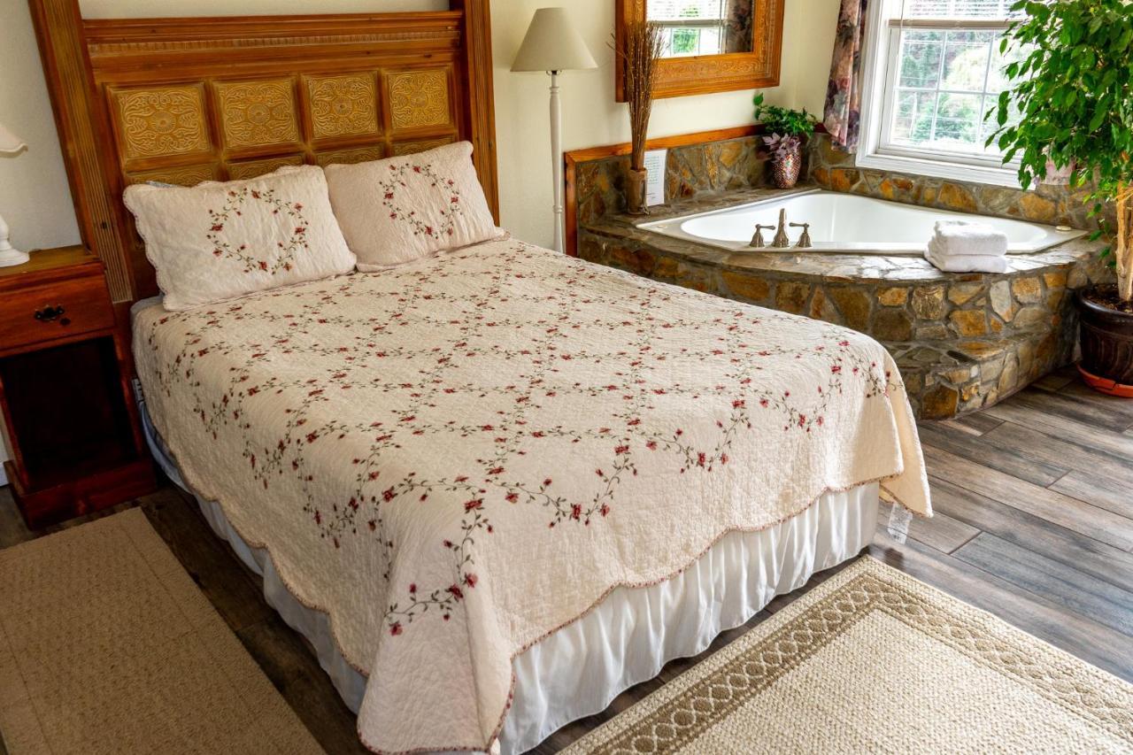 The Chimney Rock Inn & Cottages Экстерьер фото