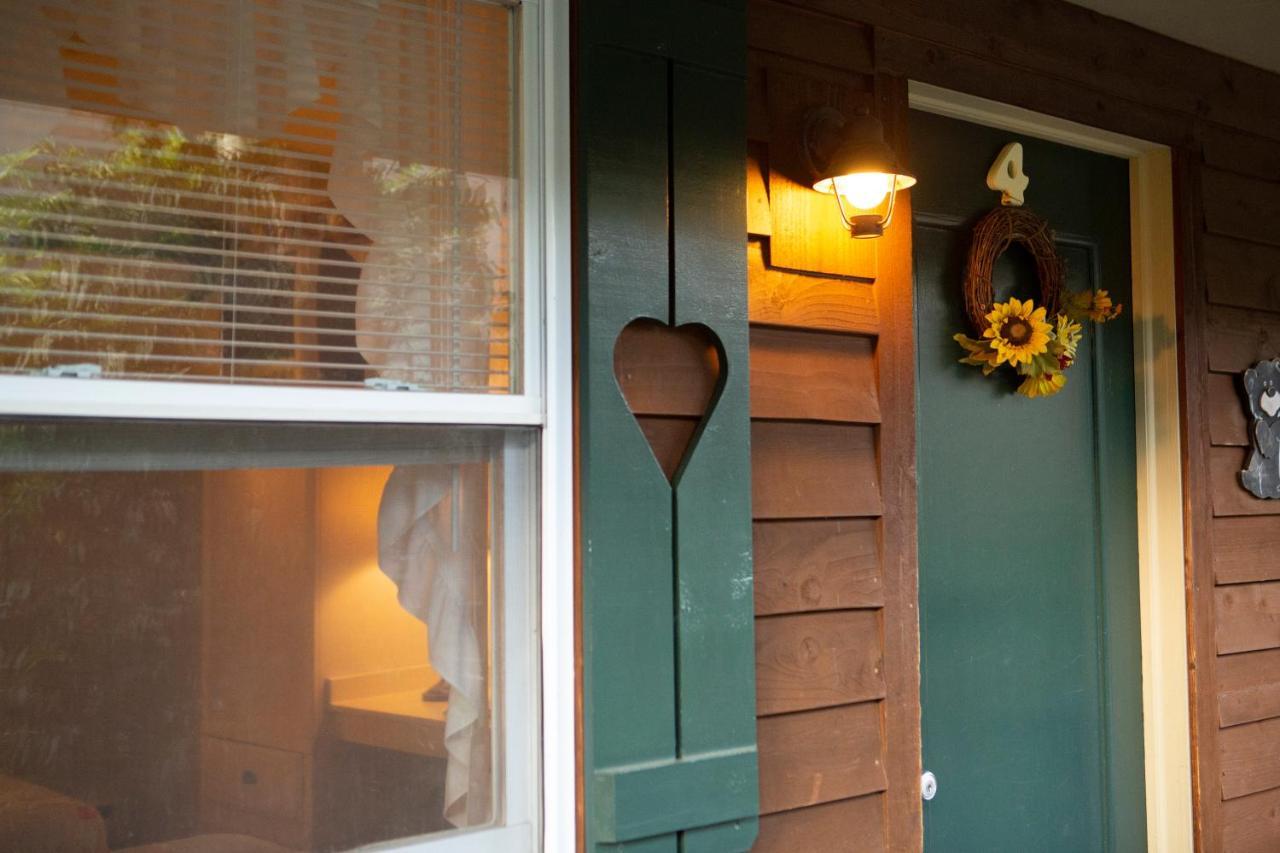 The Chimney Rock Inn & Cottages Экстерьер фото