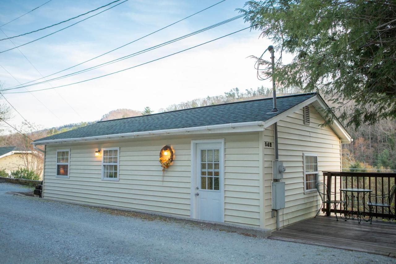 The Chimney Rock Inn & Cottages Экстерьер фото