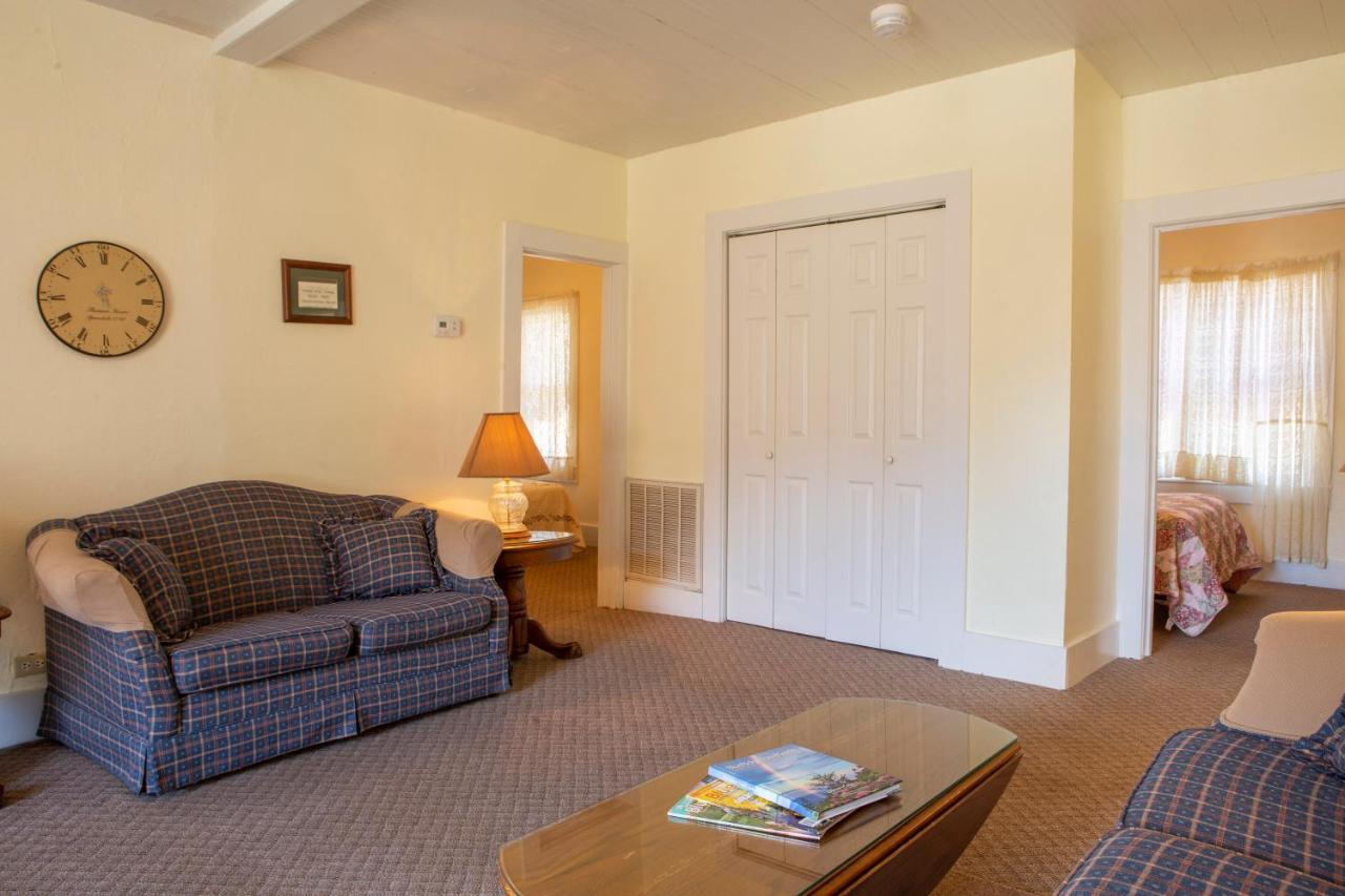 The Chimney Rock Inn & Cottages Экстерьер фото